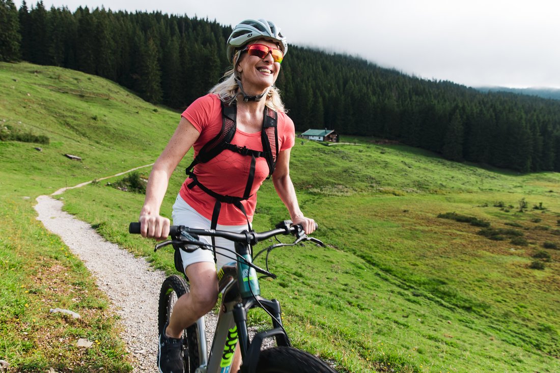 E-bike rider on the Winklmoos-Alm